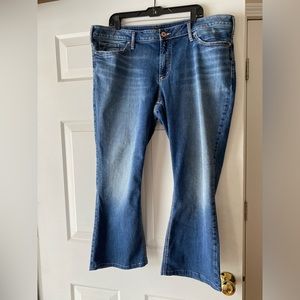 Silver jeans women’s plus! Super cute and flattering jeans.